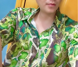 Sơ mi họa tiết da rắn