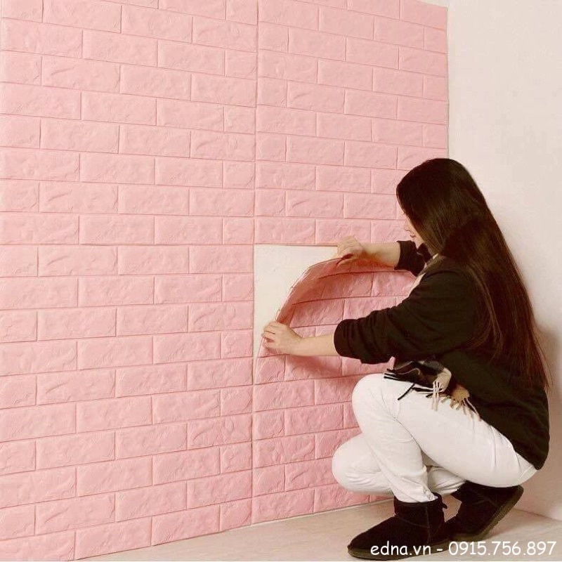 (xả lỗ)xốp dán tường màu hồng kt 70x77cm
