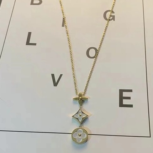 Vòng cổ dáng ngắn mặt hình cỏ bốn lá phối xà cừ màu trắng tự nhiên phong cách Âu Mỹ sang trọng thanh lịch không dị ứng