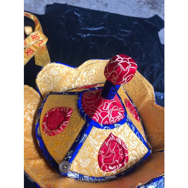 Mũ tì lô - mão tì lô - mũ đội khi làm lễ của tăng sỹ Phật giáo