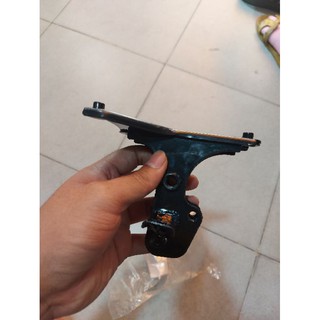 Pas 3 lỗ chế sẵn bắt rổ cho dòng xe  RS (2 lỗ trên 1 dưới )