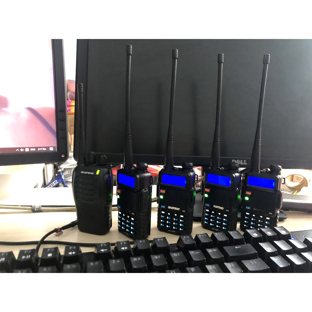 Bộ đàm kỹ thuật số cao cấp Baofeng UV-5R. Nghe đài FM, báo động khẩn cấp, đèn pin, 2 băng tần UHF/VHF