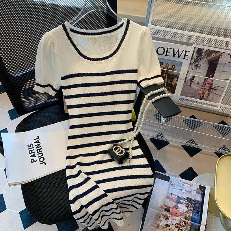 Váy len body kẻ ngang ôm tôn dáng siêu trẻ trung