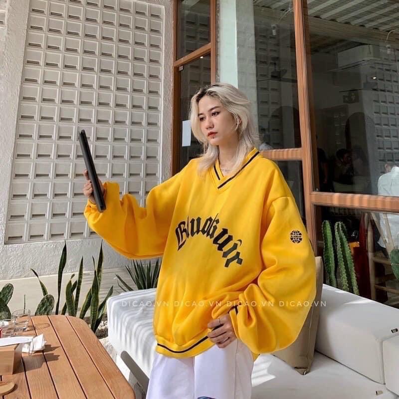 Áo Nỉ Sweater Unisex dáng rộng cổ tim phối viền trắng nổi chữ | BigBuy360 - bigbuy360.vn