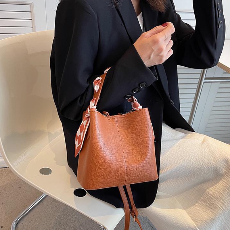 Túi xách IELGY kiểu xô phối lụa phong cách cổ điển thời trang cho nữ