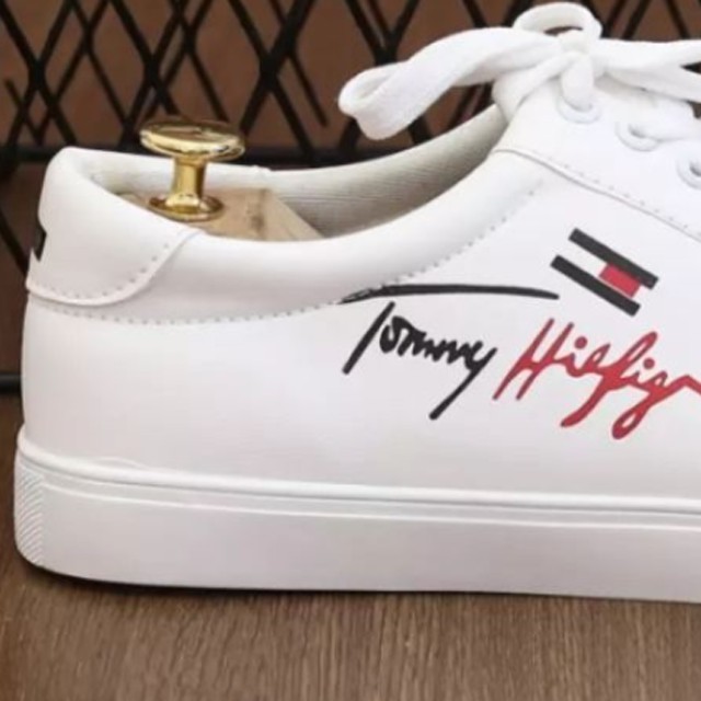 Giày thể thao sneaker đơn giản màu trắng có in chữ đỏ đen phong cách trẻ trung giày dép nam Chago GTT105