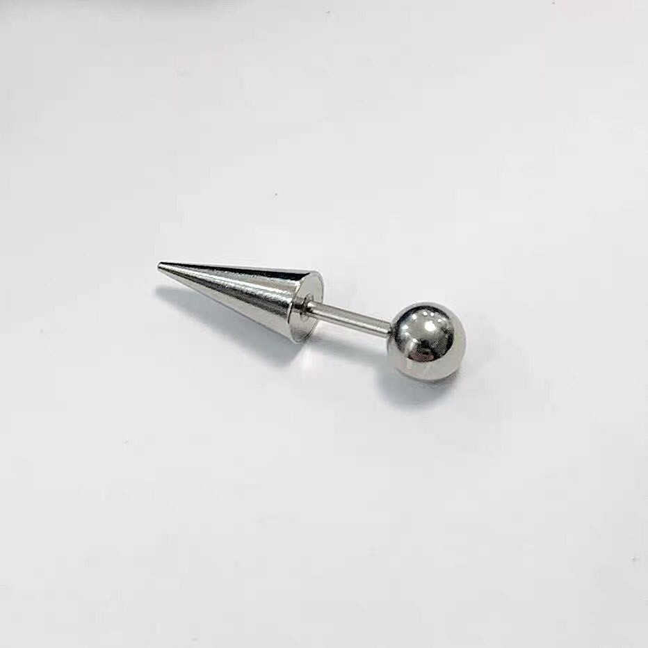Sharp Point Earring khuyên tai titan mũi nhọn không gỉ không đen không dị ứng nam nữ Uniex