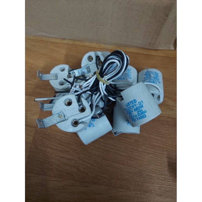 Đui sứ chịu nhiệt E27