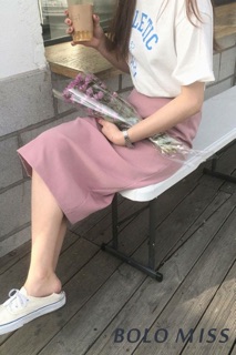 Set chân váy hồng, áo font nữ