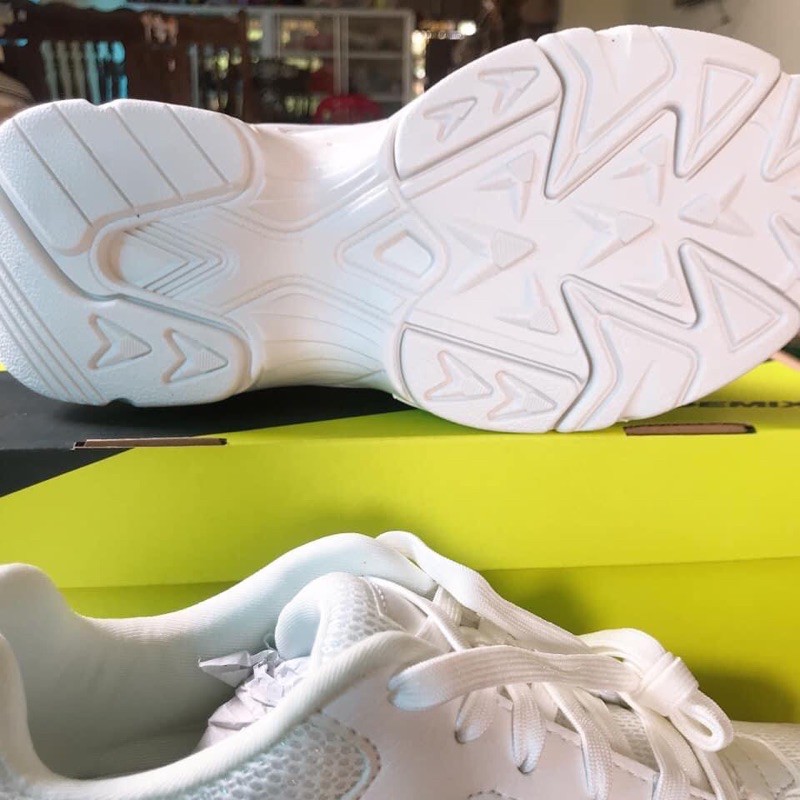 Giày thể thao nữ trắng chính hãng siêu nhẹ | BigBuy360 - bigbuy360.vn