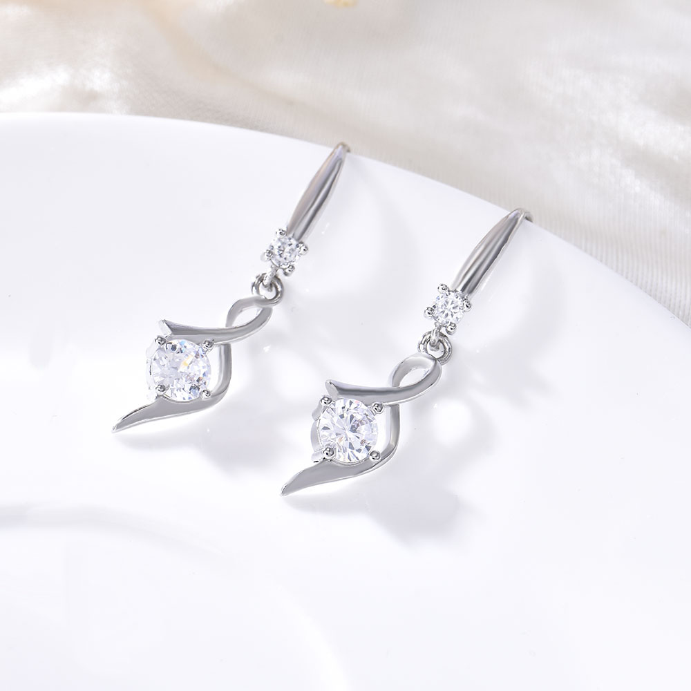 1 Đôi Bông Tai Hình Giọt Nước Đính Đá Sapphire Trắng Đơn Giản Cho Nữ