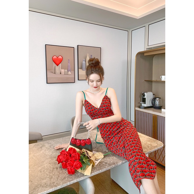 đầm 2 dây họa tiết cánh quạt đỏ xinh hở cột dây lưng xẻ tà