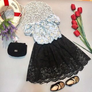 Set áo trễ vai váy ren bé gái