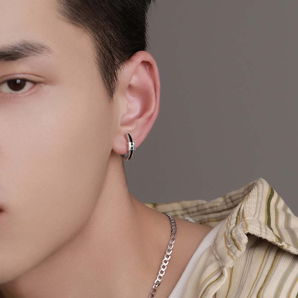 Khuyên tai dạng vòng đính chữ H đơn giản cá tính sang trọng cho nam