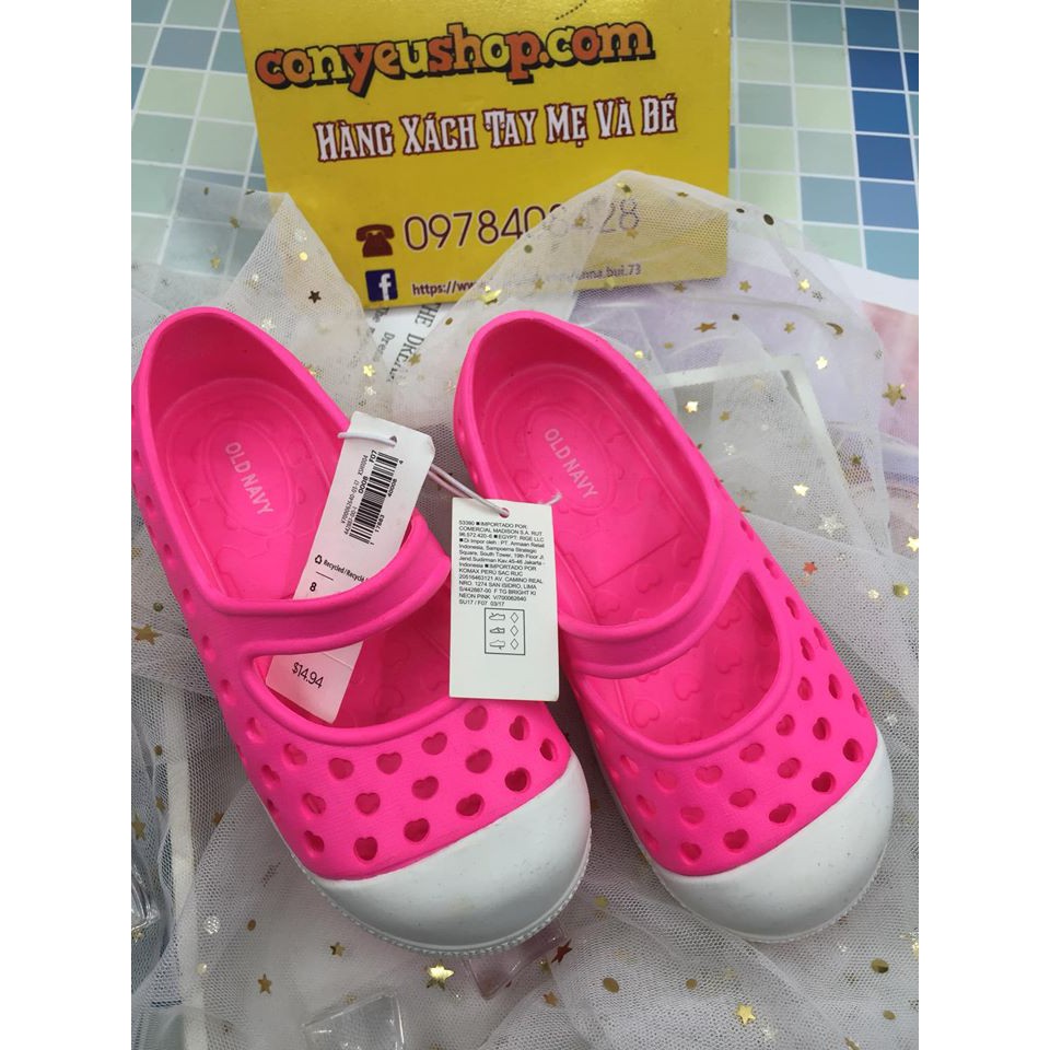 Giày nhựa Old Navy