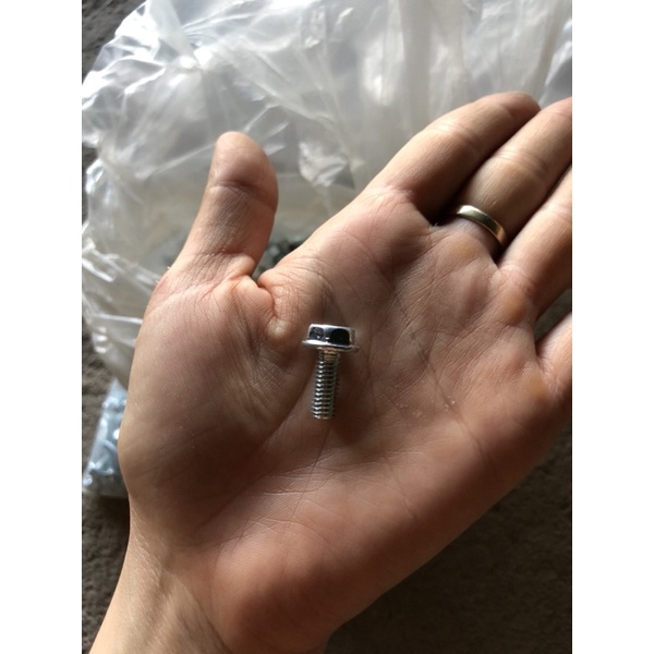 ốc bulong 6li đầu 10 giá 2k/1 con