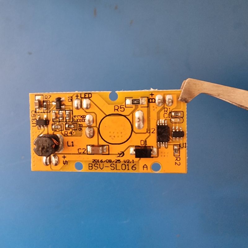 mạch sạc pin năng lượng mặt trời. 5-7v (tự ngắt điện khi trời sáng và sạc pin)