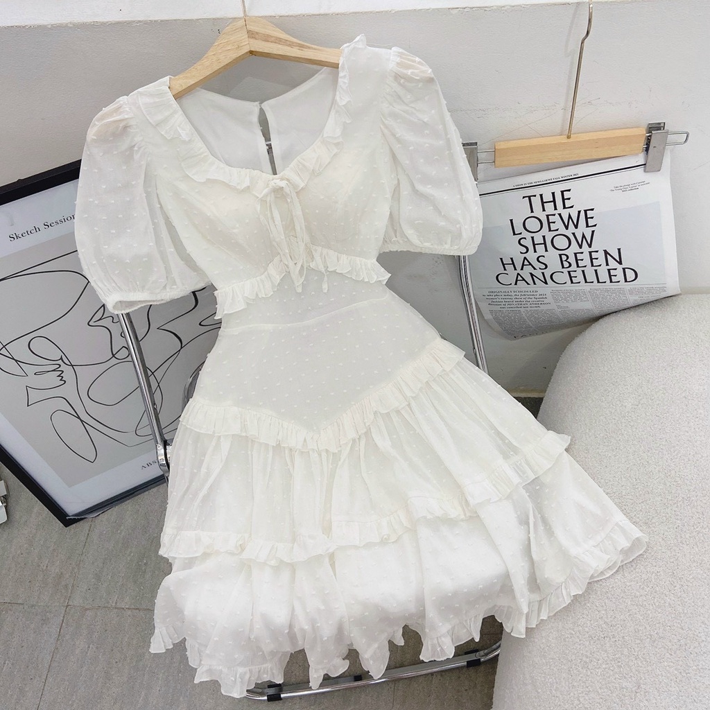 Đầm trắng tay bồng, hở lưng quyến rũ | BigBuy360 - bigbuy360.vn