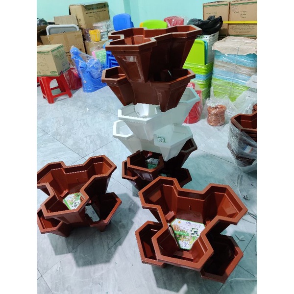 Chậu hoa tam giác việt nhật , chậu xếp tầng tiện lợi