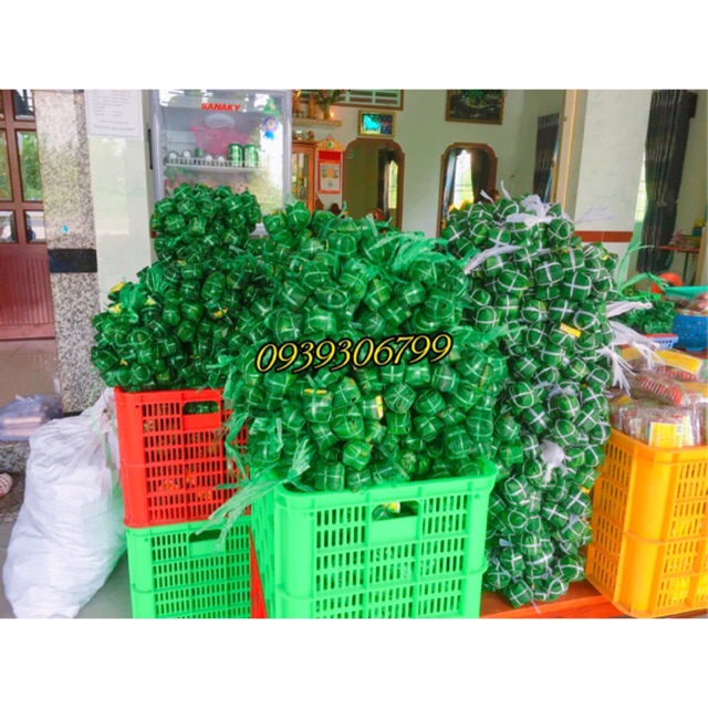 NEM GÓI LÁ CHUỐI 35K/ xâu 10 chiếc | BigBuy360 - bigbuy360.vn