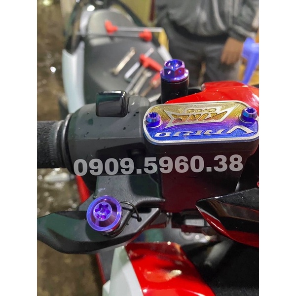 Ốc Tay Thắng Titan Gr5 Vario/Click 2017/2018/2019/2020