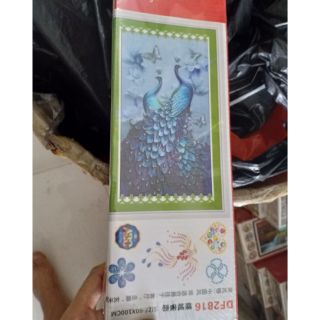 Tranh đính kín Đôi chim công khổ dọc kt 100*60cm(hình thật)