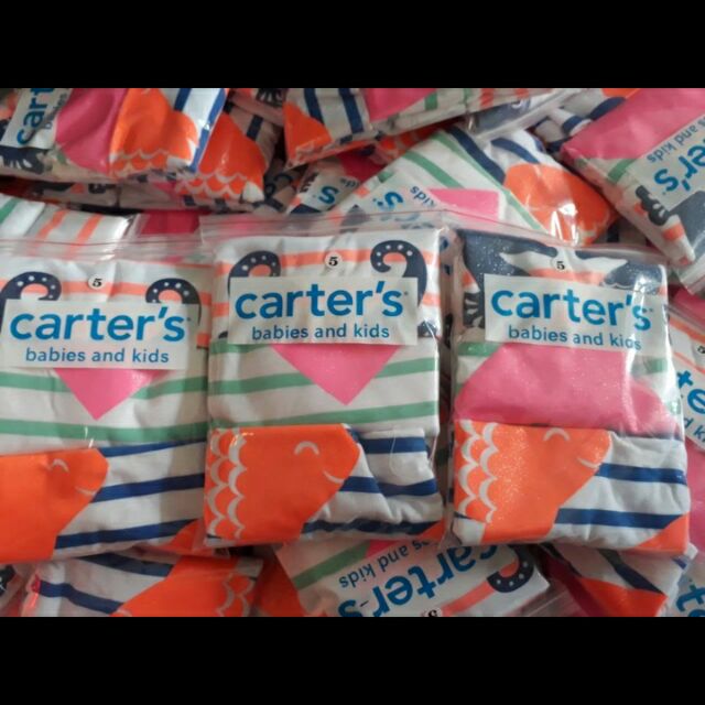 Set áo Carter.