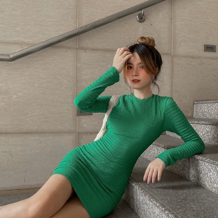 Đầm body nữ thiết kế dự tiệc kiểu cổ tròn váy thun dáng ôm tay dài hở lưng Four Studio D188