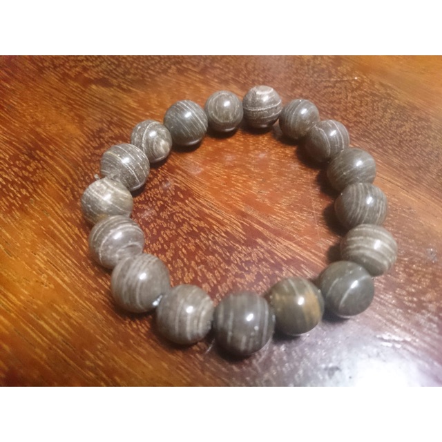 Vòng tay gỗ hóa thạch