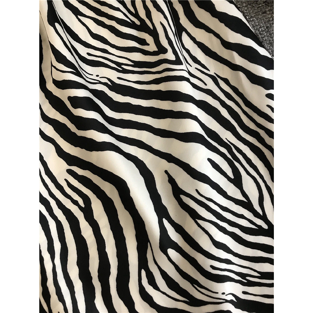 Đầm Ngủ Hai Dây Họa Tiết Ngựa Vằn Quyến Rũ Cho Nữ