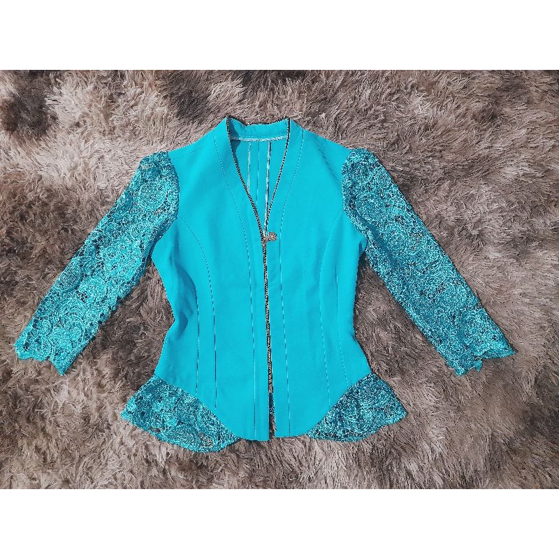 Áo khoác vest ren màu xanh cho nữ vải đẹp, dáng chuẩn, đường may sắc sảo