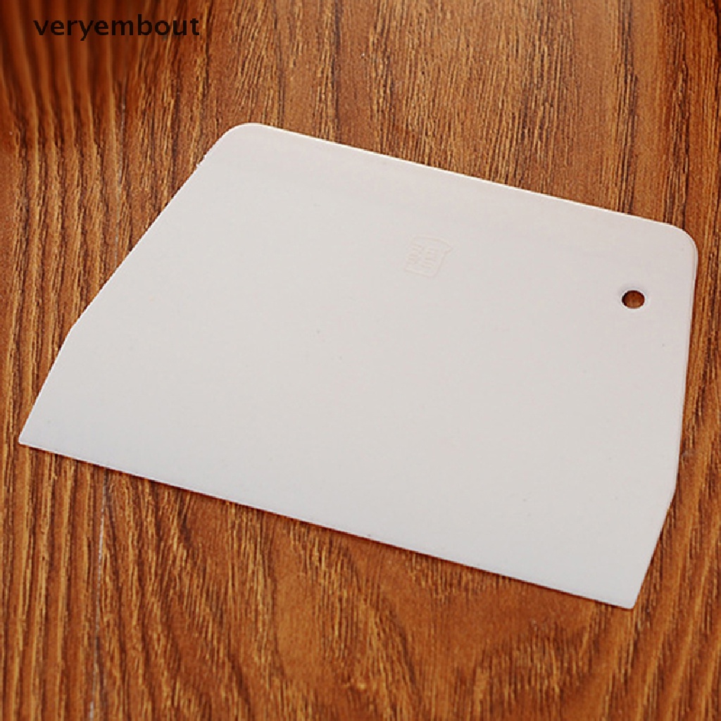 【ut】 1pc Plastic Dough Cake Scraper Plain Smooth Jagged Edge Spatulas Cutters .
