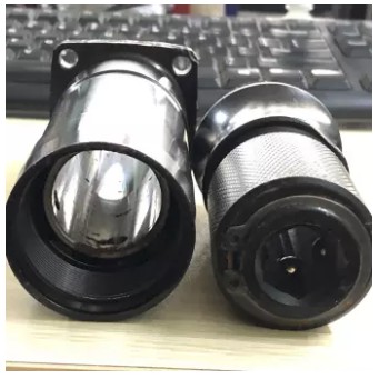 Bộ Đầu bi gài mũi và Nòng ống thép - Cổ đục Makita 0810 loại vặn ren