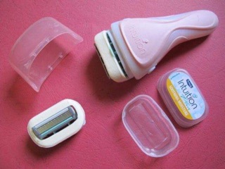 Dao cạo Schick Intuition Sensitive Care Razor Handl