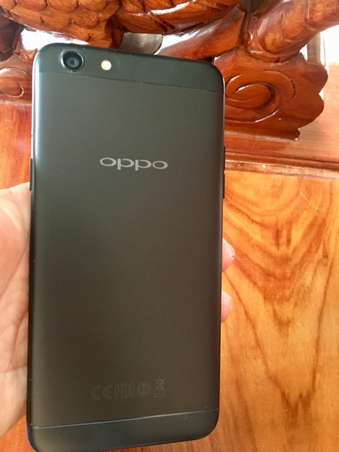 Điện thoại Oppo F3, màu đen, chính hãng còn bảo hành.