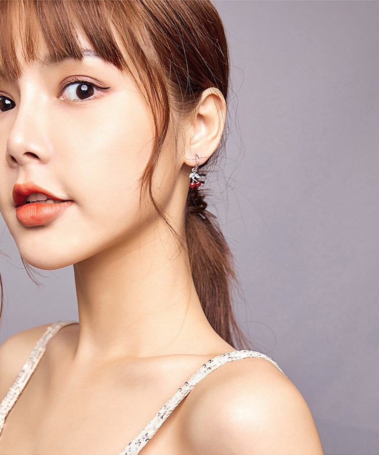 Khuyên Tại Dạng Nụ Cao Cấp Bamoer SCE905 Thiết Kế Quả Anh Đào Ngọt Ngào Bằng Bạc 925 Thật Cho Nữ