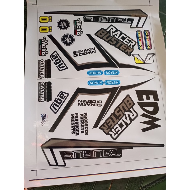 Tem rời taurus đen xe trắng đen