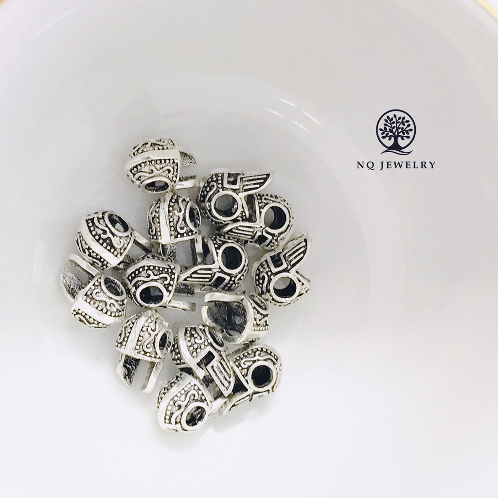 Charm bạc hình mũ giáp chiến binh xỏ ngang - NQ Jewelry
