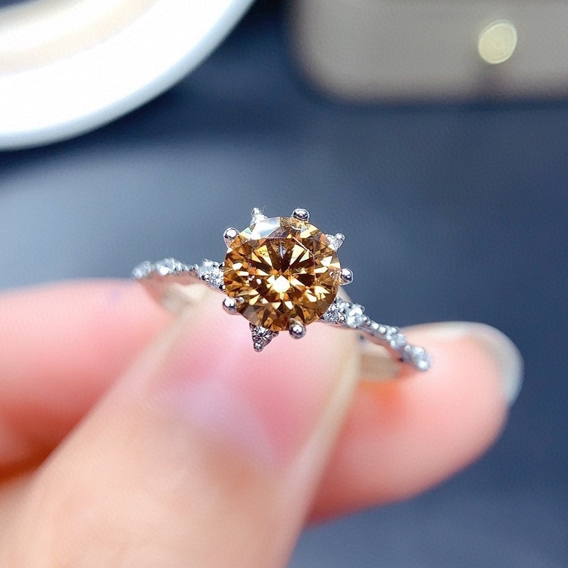 Nhẫn nữ mặt đính đá moissanite đơn giản sang trọng