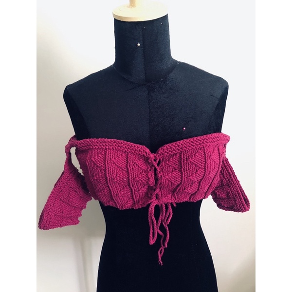 Áo croptop tay lỡ len móc thắt dây ngực hot trend