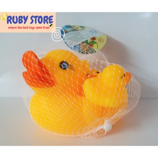 VỊT MẸ CHỞ 3 VỊT CON VÀ PHAO BƠI (Thú Chít)