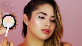 Phấn highlight Too Faced Rainbow Strobe Highlighter