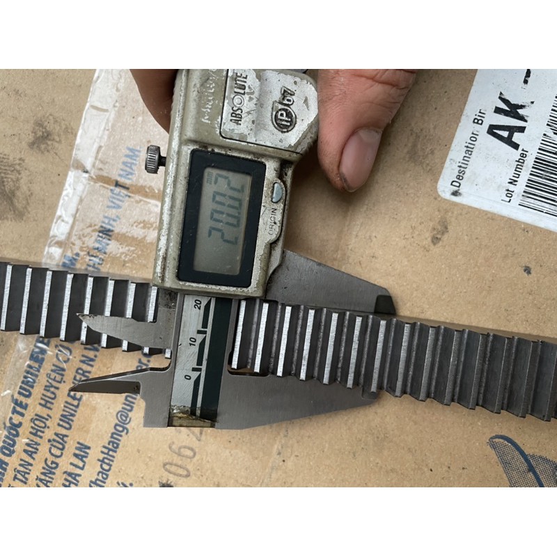 THANH RĂNG M2- 20x20x1000 bước t=6,1