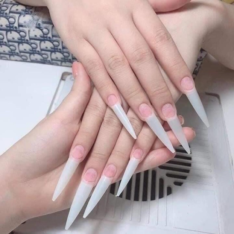 Móng nối nhọn dài