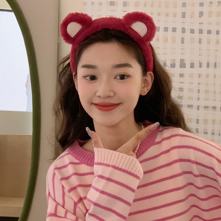 Băng Đô Cài Tóc Hình Gấu Bông Màu Dâu Tây Dễ Thương Cho Nữ