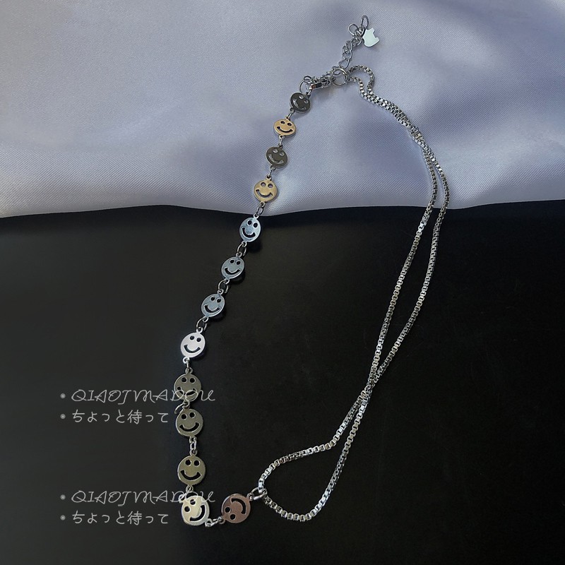 Vòng Tay Hình Mặt Cười Bằng Thép Titanium Kiểu Dáng Đơn Giản