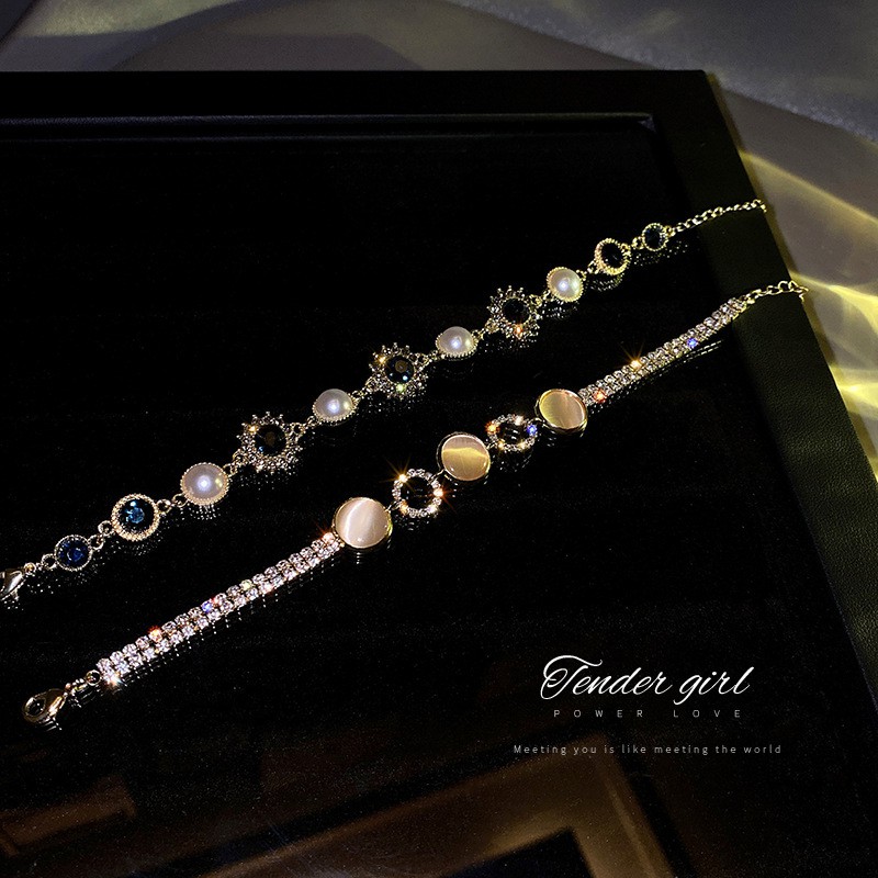 Vòng Đeo Tay Đính Đá Ngọc Trai Hình Tròn Họa Tiết Hoa Phong Cách Retro Đơn Giản Cho Nữ | BigBuy360 - bigbuy360.vn