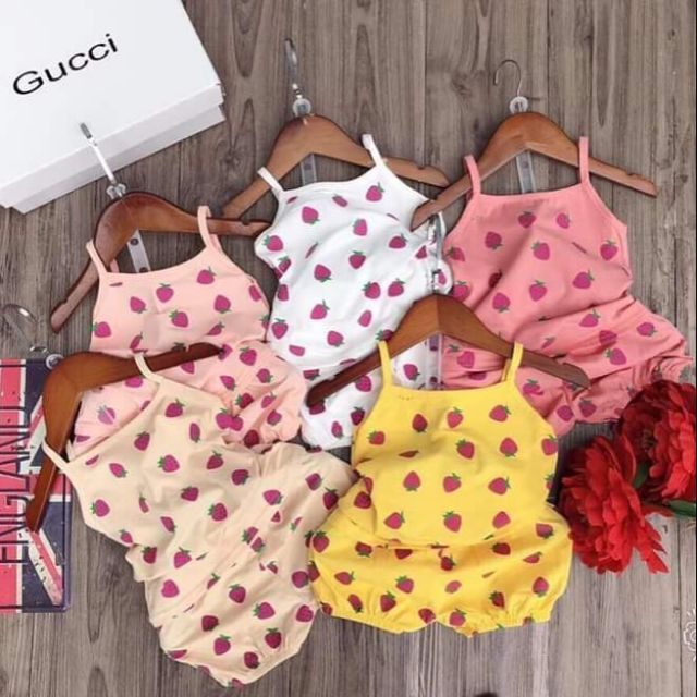 BỘ 2 DÂY QUẢ DÂU TÂY CHO BÉ GÁI