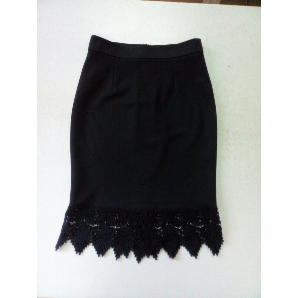 Chân váy bút chì phối ren chân | BigBuy360 - bigbuy360.vn