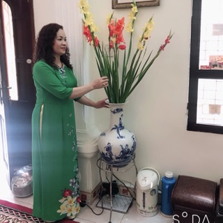 Áo dài thêu hoa gấm